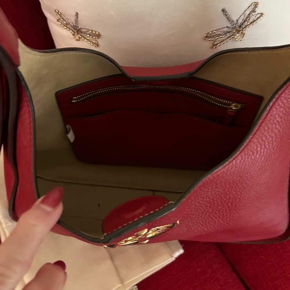 Elegant Red Leather Shoulder Bag